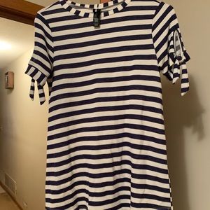 Agnes & Dora top